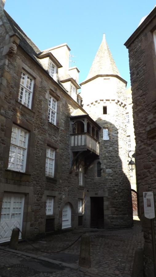 Appartement T2 ,Parking Prive,Terrasse, 10 Mns A Pieds De La Cite Corsaire Et Ses Plages 圣马洛 外观 照片