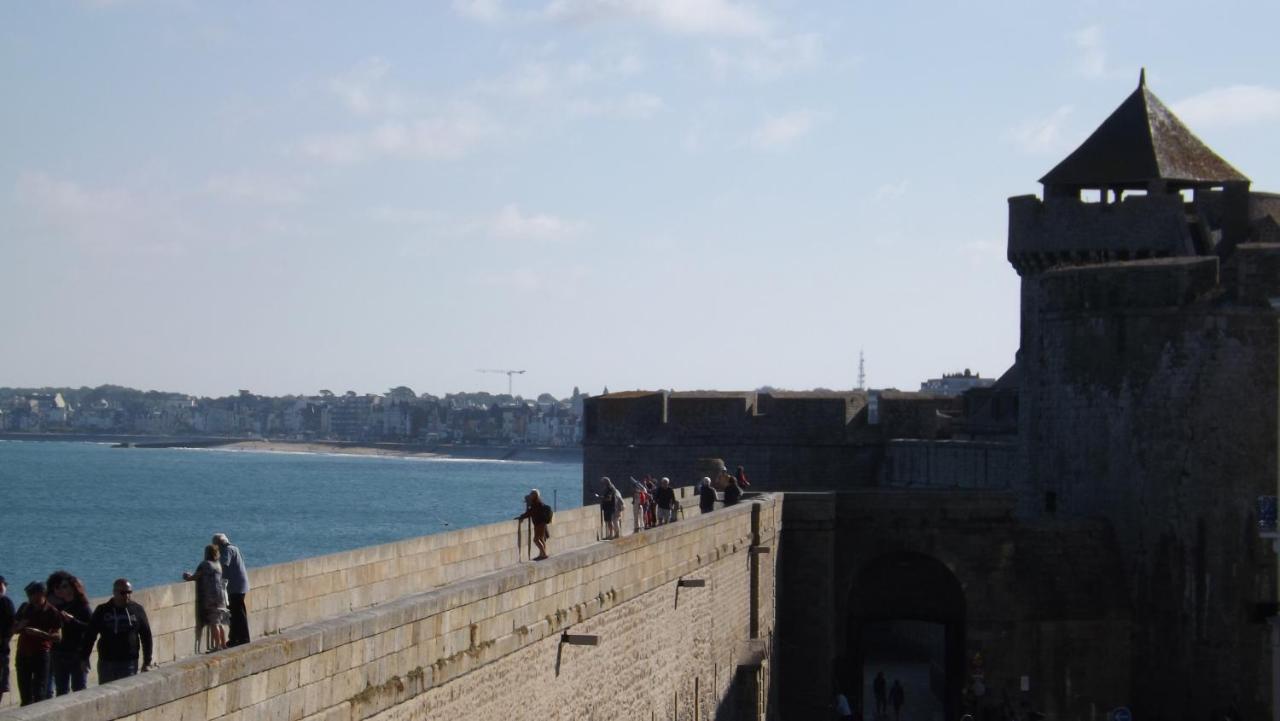 Appartement T2 ,Parking Prive,Terrasse, 10 Mns A Pieds De La Cite Corsaire Et Ses Plages 圣马洛 外观 照片